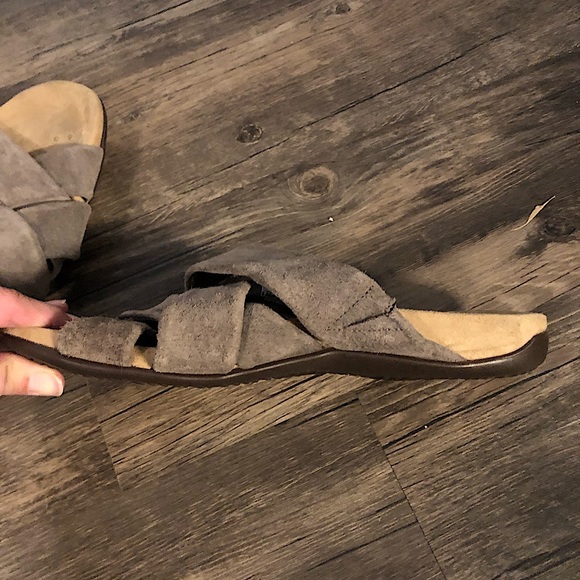 Vionic Juno suede slides size 9 - Picture 9 of 16